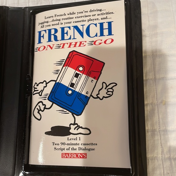 Barrons French on the go level one audiocassettes & book dialogue & words list - Picture 3 of 5